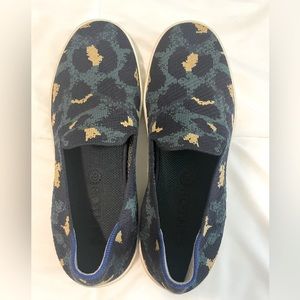 Rothy’s women’s green and gold cheetah original slip on sneaker size 8.5